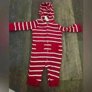 First impression sleep and play.